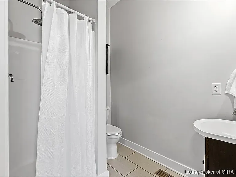 1744 Ekin Ave — Photo 22