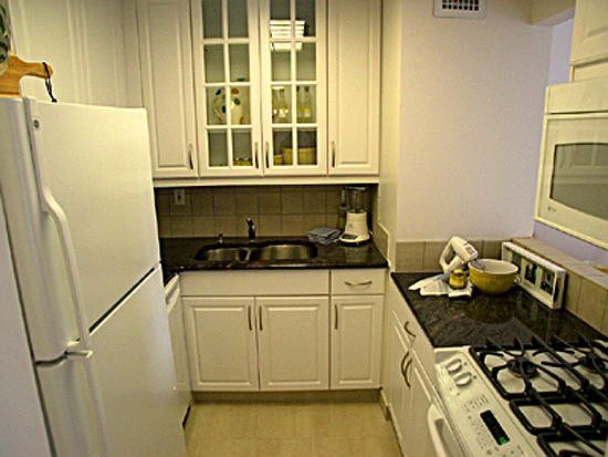 2nd image of 520 2nd Ave APT 24E