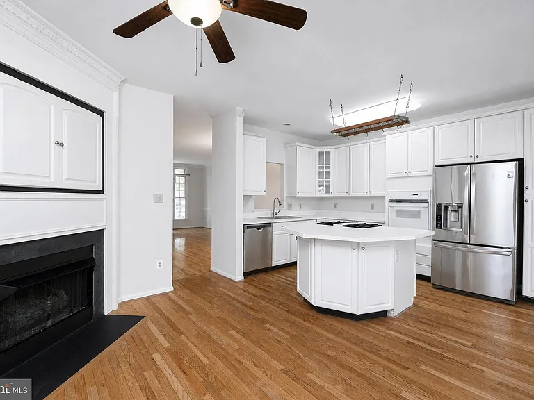 3940 Kathryn Jean Ct — Photo 12