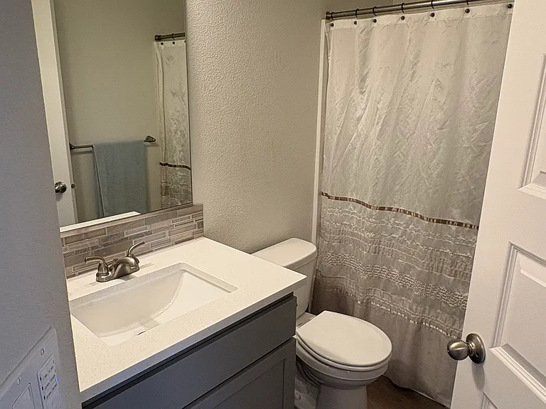 640 E Camellia St — Photo 9