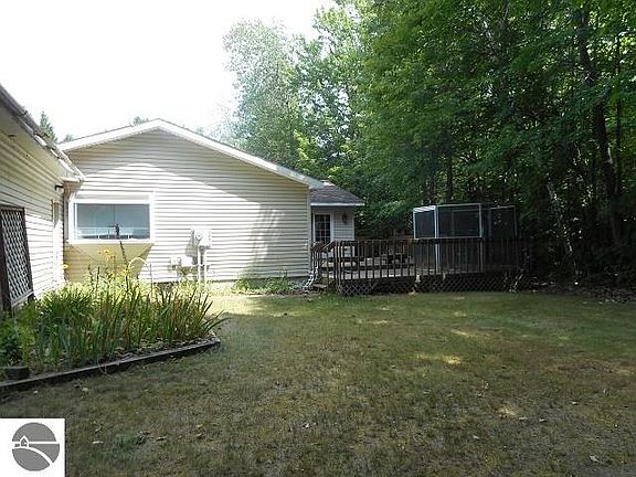 5th image of 13824 Bell Ave NE