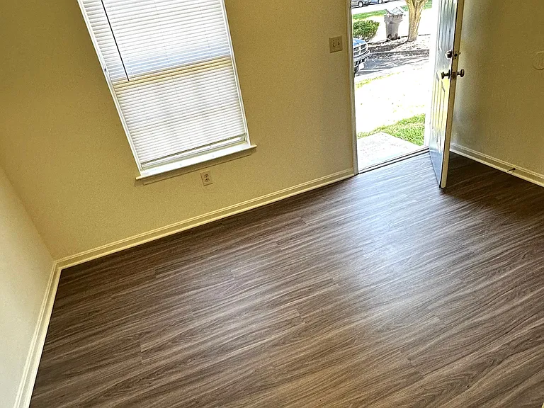 127 Onley Rd — Photo 3