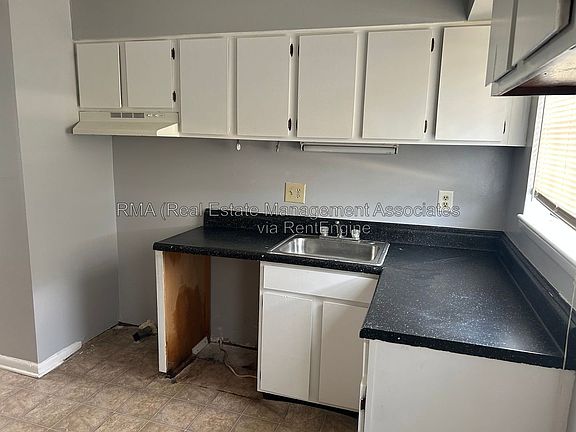 2nd image of 1110 W Poplar St #R3