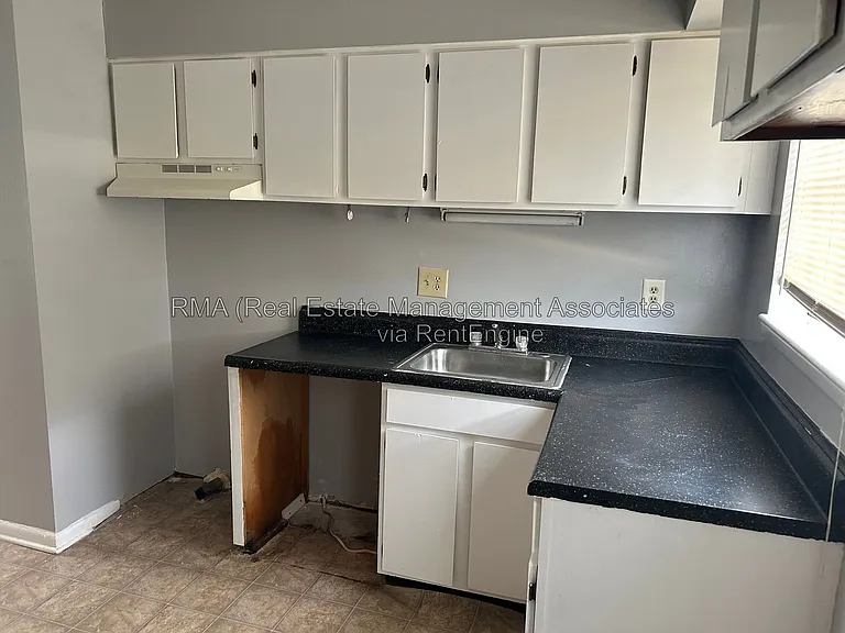 1110 W Poplar St #R3 — Photo 2