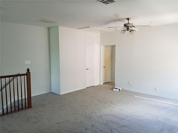 3rd image of 5571 Cecina Dr