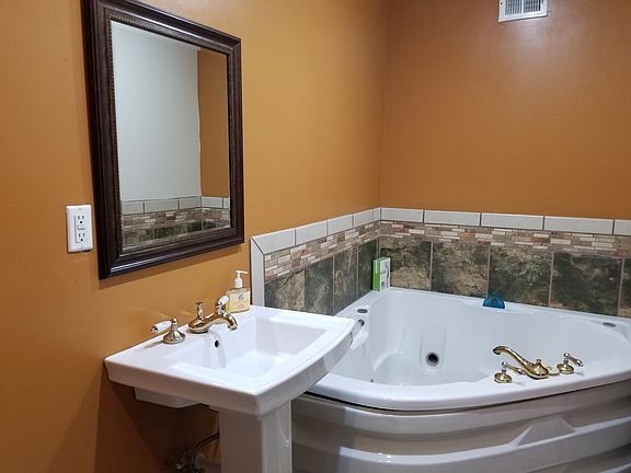 4th image of 10704 Aldama Ct