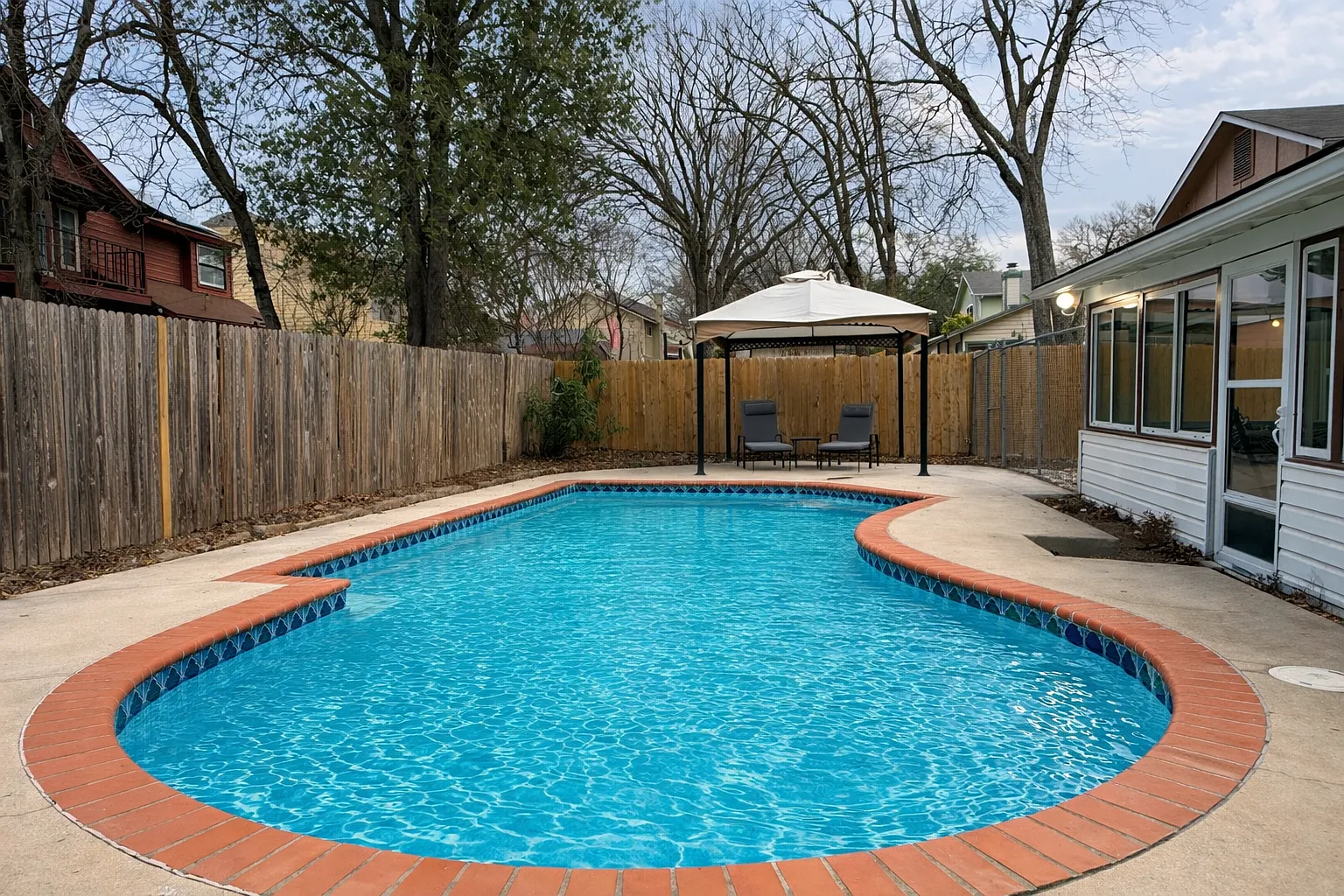 4 bed, 2.5 bath, 2439 sqft, $6,900 — Photo 1