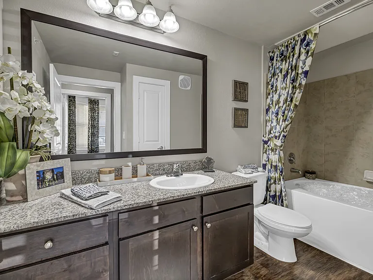 Pecos Flats Apartments — Photo 7