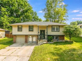404 SW Shamrock Pl, Blue Springs, MO 64014