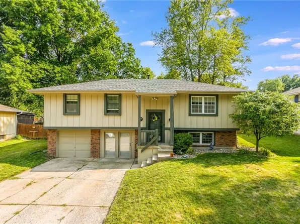404 SW Shamrock Pl, Blue Springs, MO 64014