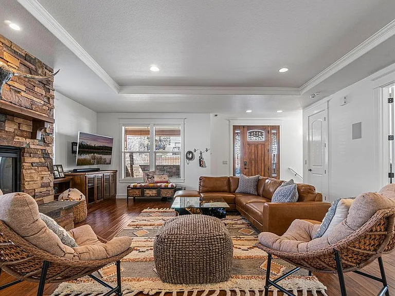 1269 NW Ogden Ave — Photo 6