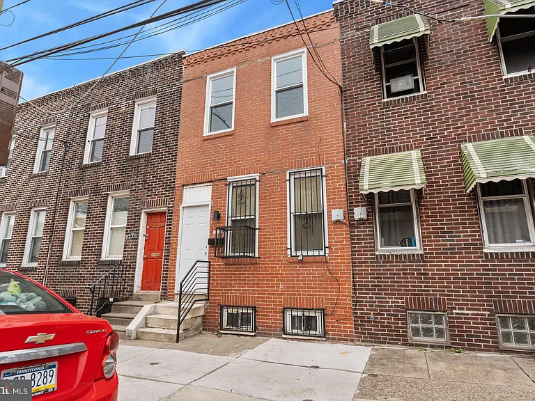 2224 E Clearfield St — Photo 1