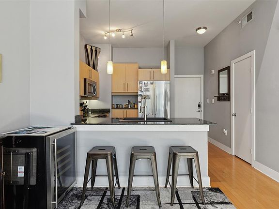 5th image of 4414 Cedar Springs Rd APT 321