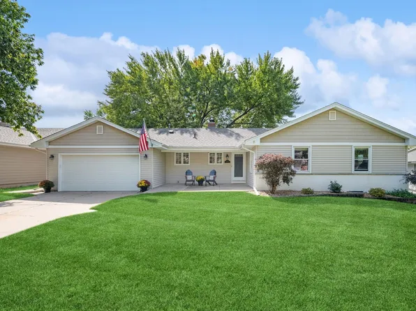 5905 Grove St, Edina, MN 55436