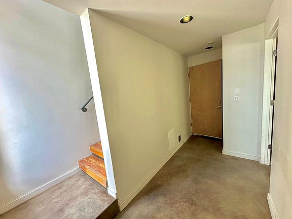 4th image of 1113 Granite Ave NW