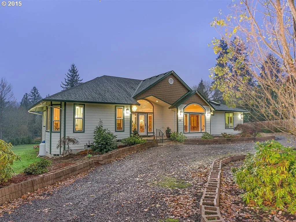 182 Steelhead Dr S photo 1