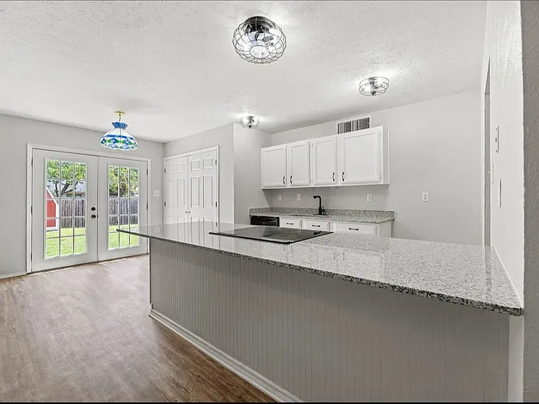 Kitchen, Island, Dining