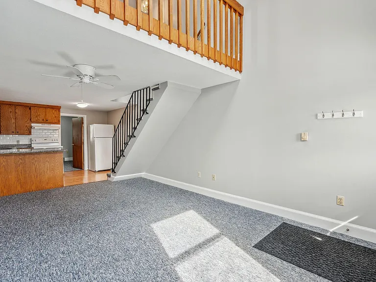 210 Beach St #18 — Photo 3