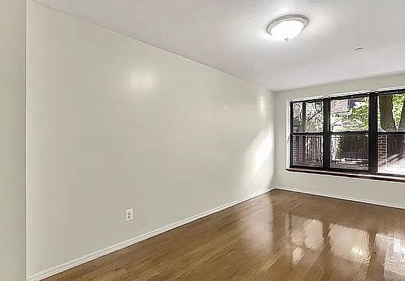 4th image of 15 W 129th St #G