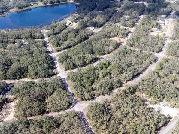 5 Fisher Ter, Ocklawaha, FL 32179