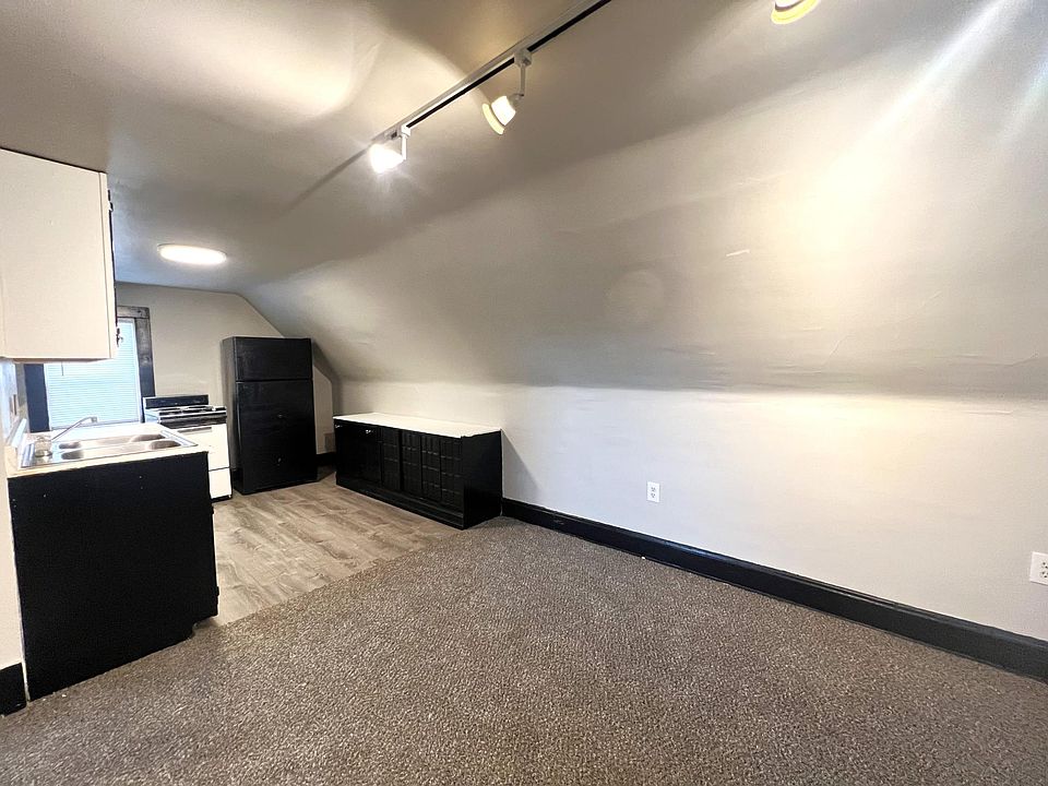 1st image of 614 N 40th St Unit 6