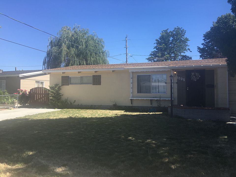 1005 Greenbrae Dr, Sparks, NV 89431 Zillow
