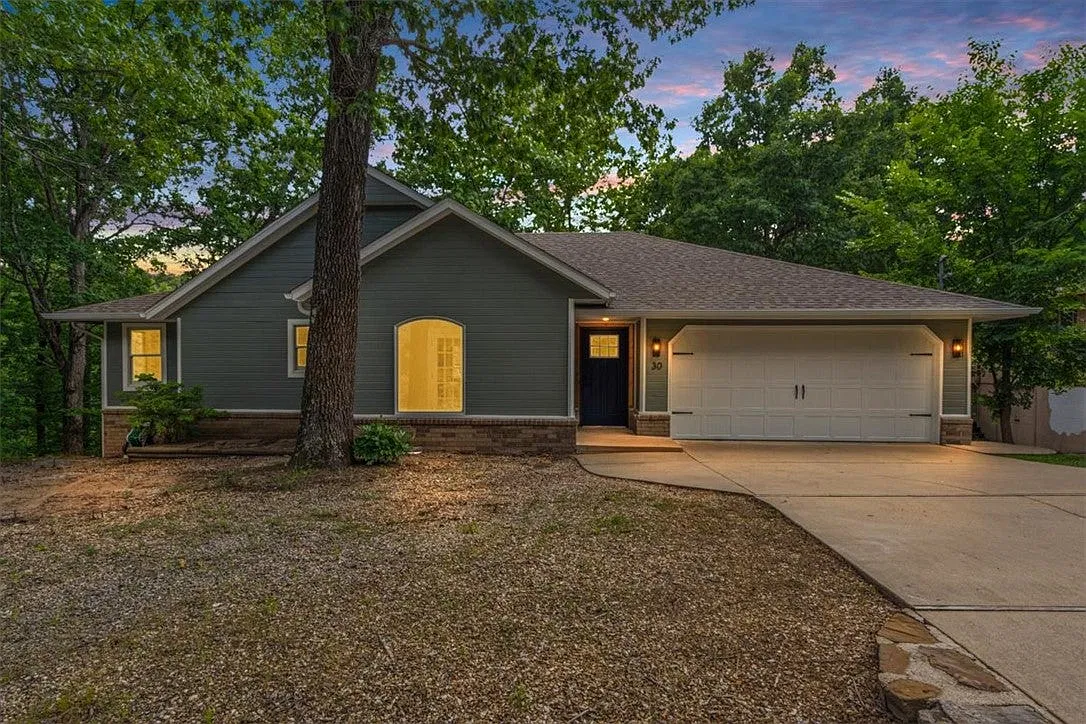 2 bed, 2.0 bath, 1587 sqft, $2,000 — Photo 1