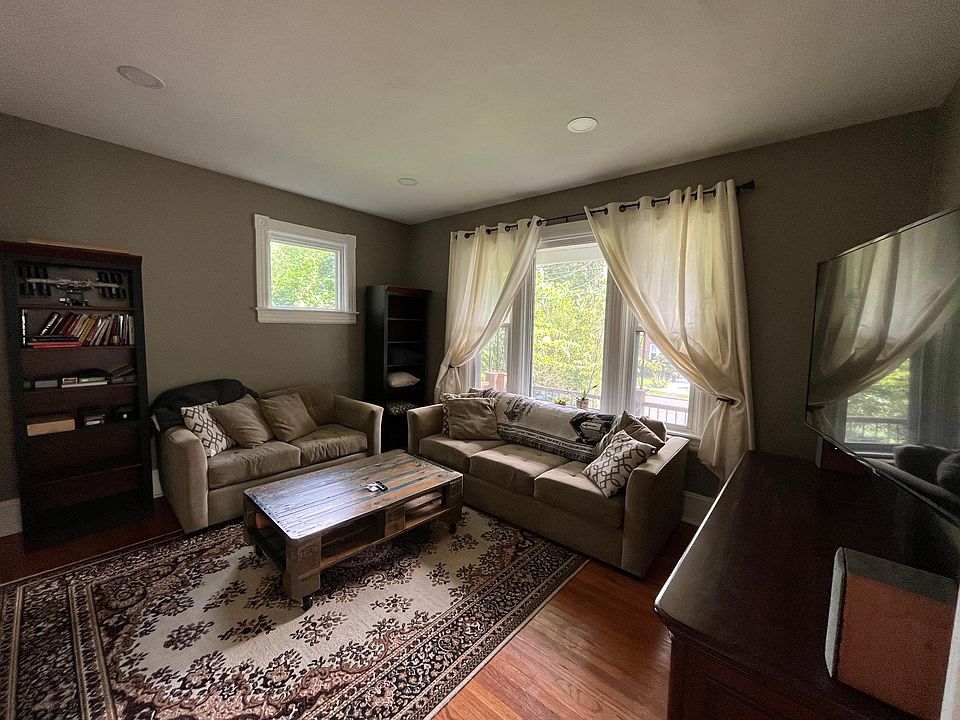 Living Room (shared)