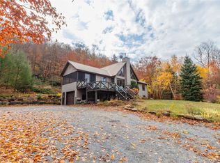 128 Longview Dr, Lake Pleasant, NY 12108