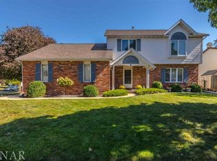 602 Cheshire Dr, Bloomington, IL