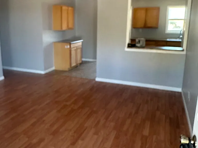 302 Almond Ave — Photo 7