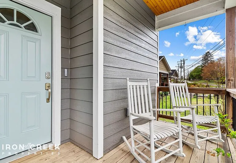 864 Sand Hill Rd — Photo 3