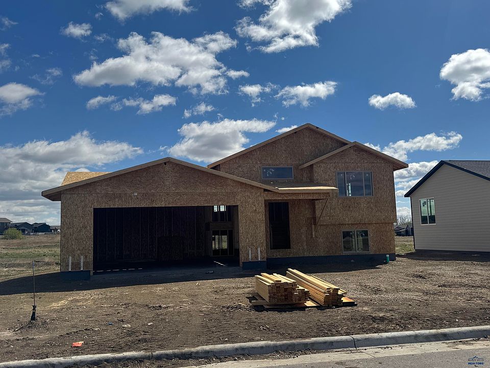 1st image of 822 Mauser Rd