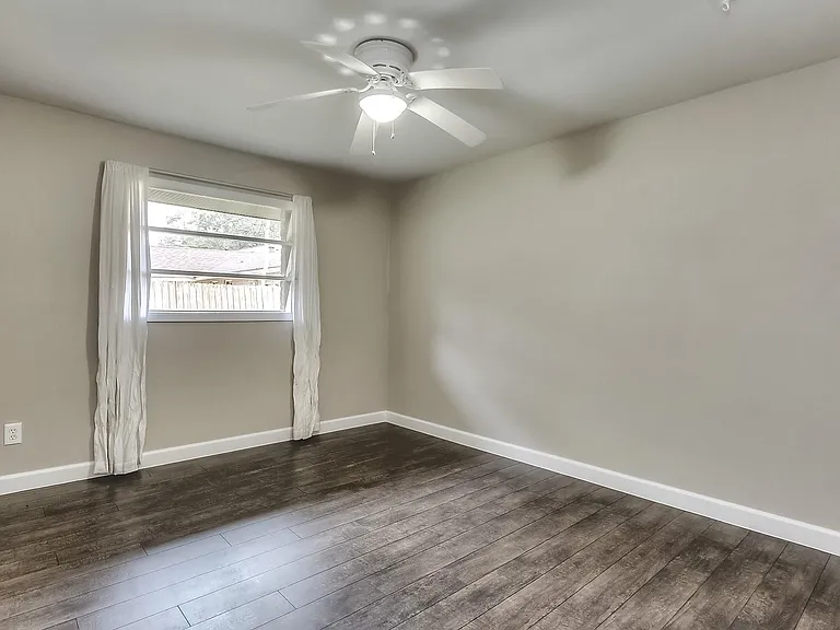 9006 Dunlap St — Photo 23
