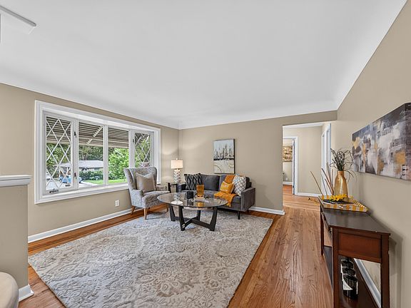 3rd image of 717 Madison Pl