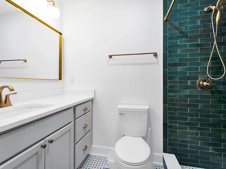 601 Regent Rd — Photo 19