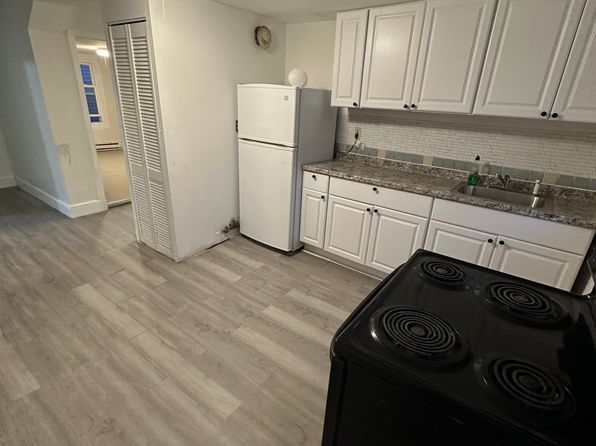 132 Cooke St APT 3