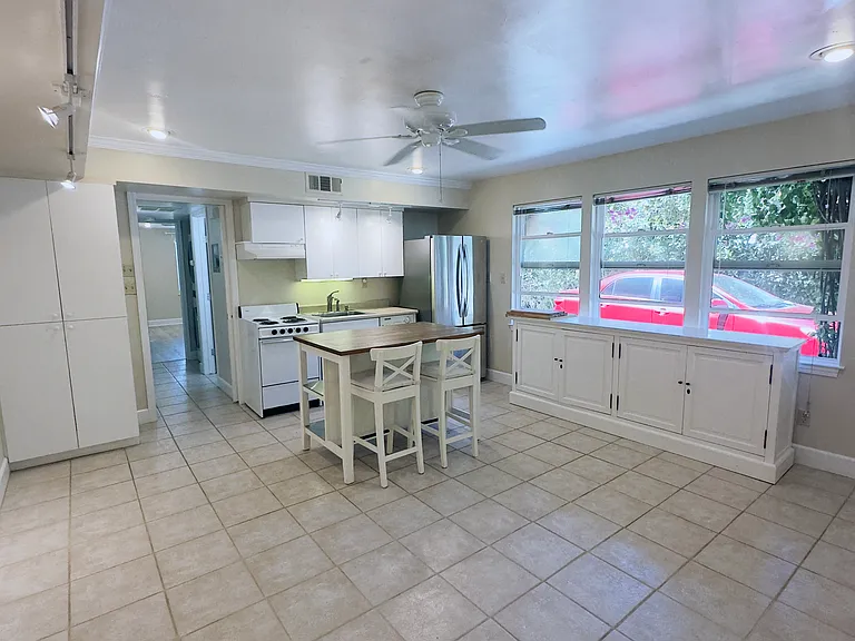 4835 P St #B — Photo 11