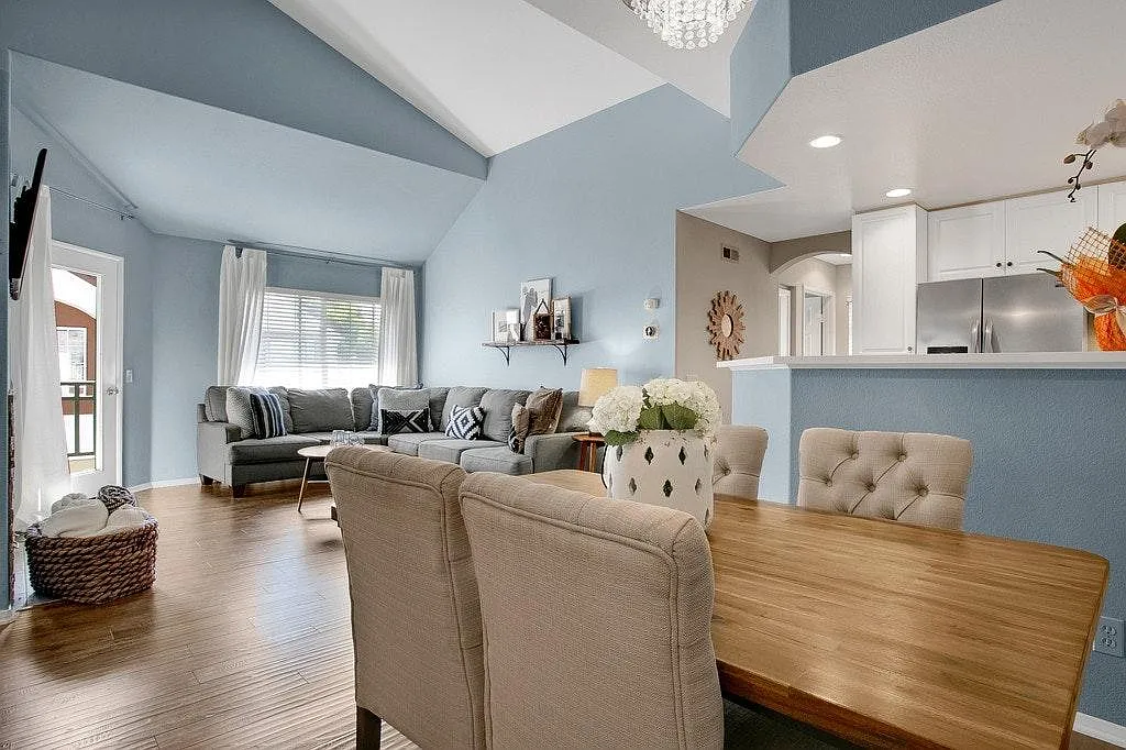 2 bed, 973 sqft, $3,100 — Photo 3