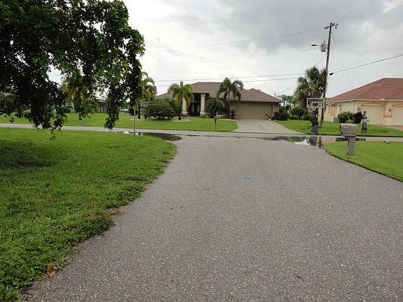 4th image of 1052 SE 20th Ct