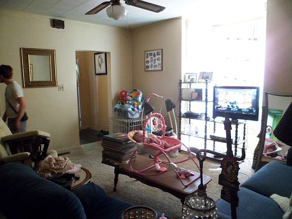 Front Room Looking at Entry