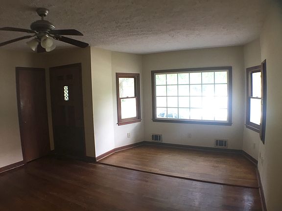 4th image of 8510 Dawn Ave #0