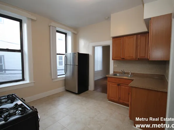 2346 W McLean Ave #2M, Chicago, IL 60647