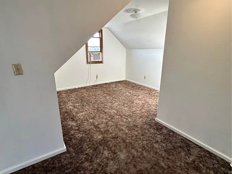402 S Wayland Ave — Photo 13