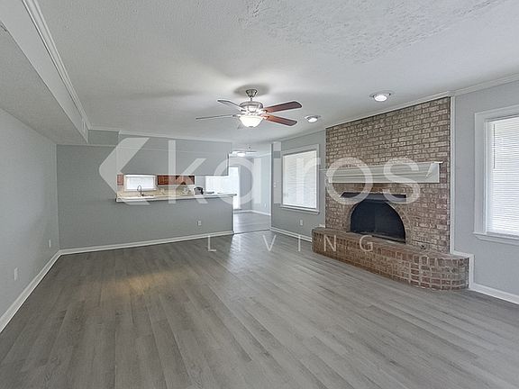 4th image of 2657 Old Orchard Ln