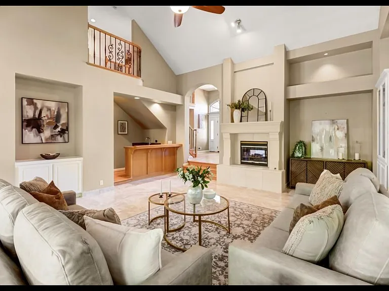 361 Canyon Falls Dr — Photo 3