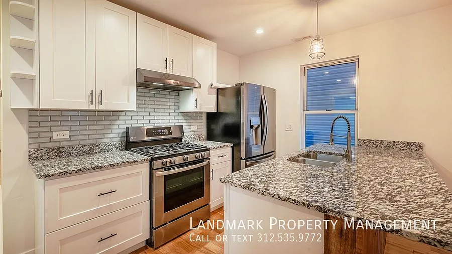 2038 W 21st Street Unit 1 — Photo 2