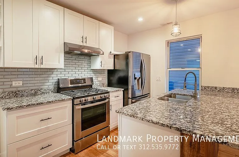 2038 W 21st St #1 — Photo 2