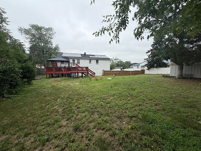 536 Skylark Dr — Photo 3
