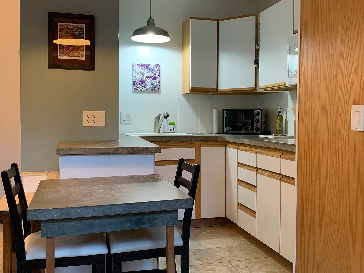 Studio, 300 sqft, $2,000 — Photo 4